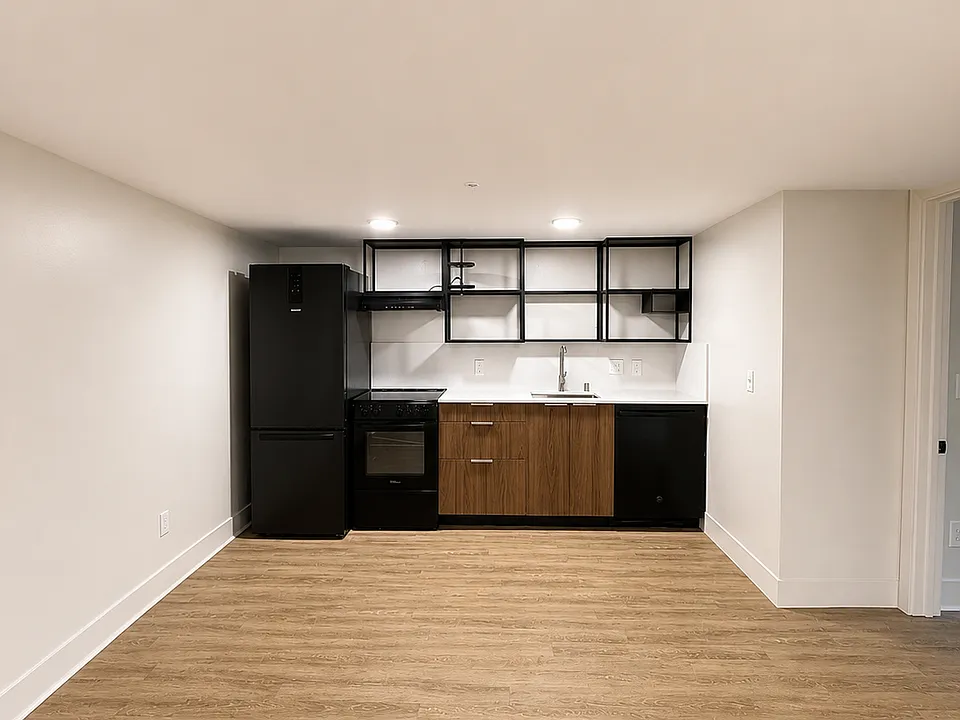 411 W 1st Ave #101
