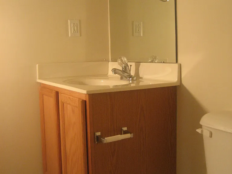1021 Carlton Ave — Photo 8