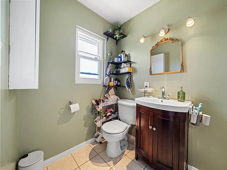 70 Leanna St — Photo 24