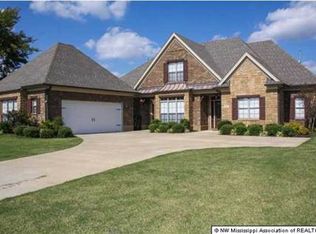 106 Taylor Ridge Dr, Senatobia, MS 38668