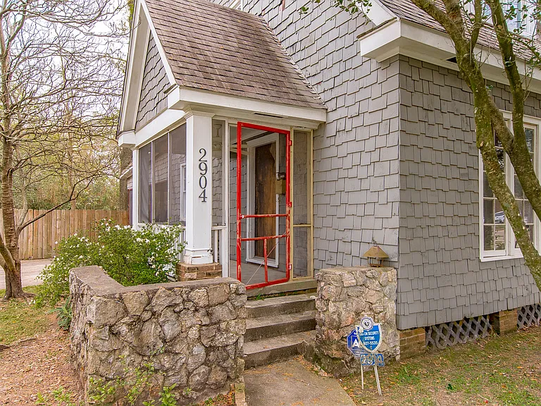 2904 Wilshire Dr — Photo 2