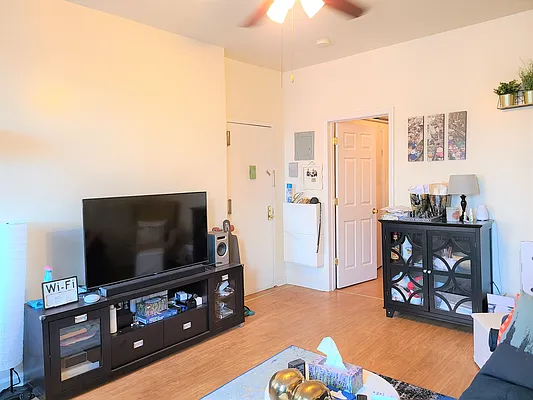 Rented by Virtual Real Estate | media 14