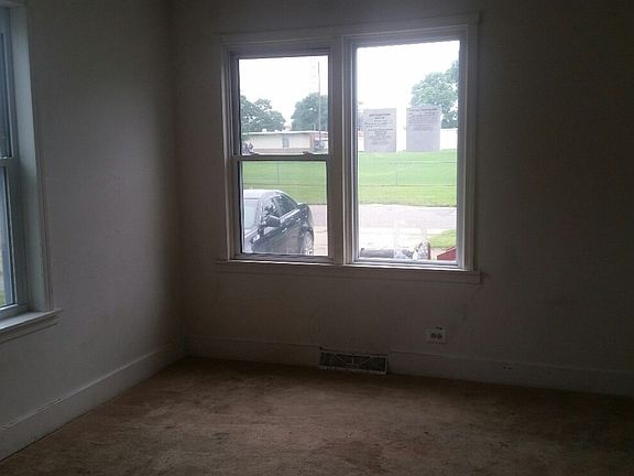 5th image of 546 Aldrich St