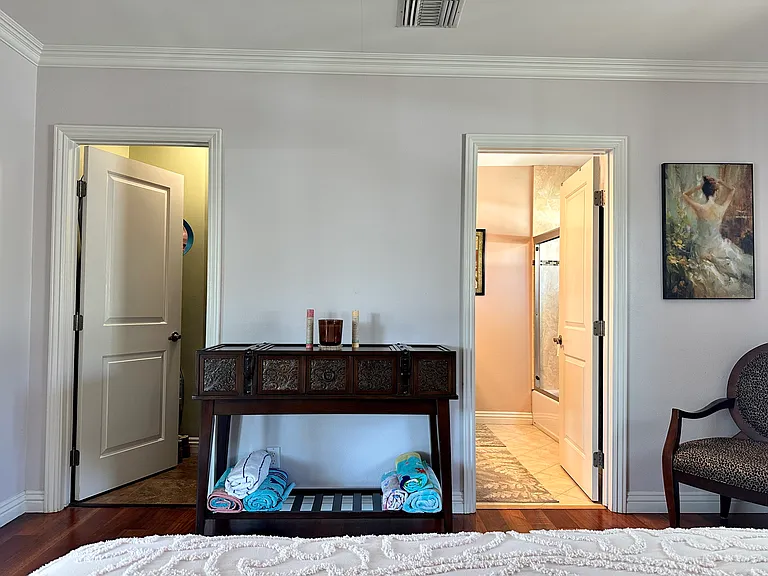 2048 N Screenland Dr — Photo 23