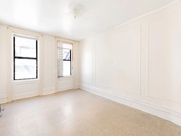 3rd image of 525 W 138th St #16