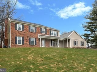 900 Greene Countrie Dr, West Chester, PA 19380