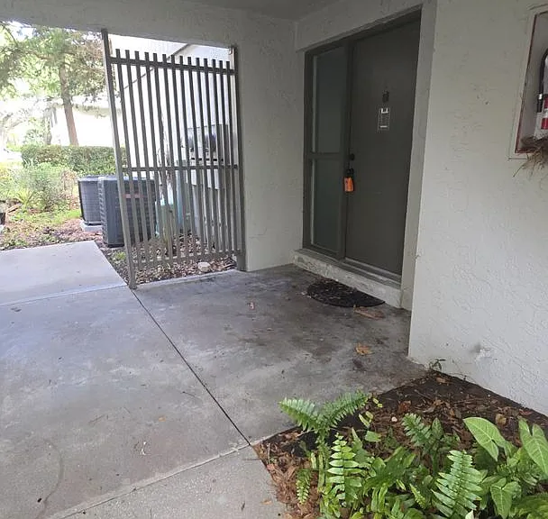 9 Tarragona Ct — Photo 2