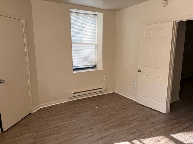 1100 W 3rd St #2MID — Photo 4