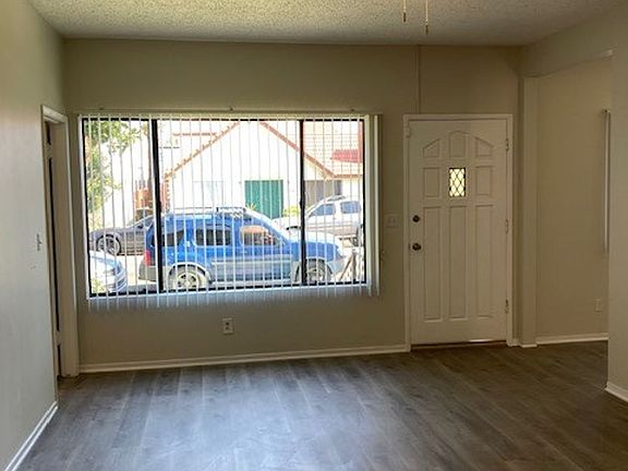 2nd image of 525 Temple Ave #525
