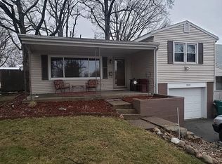 2222 E Powers Blvd, Decatur, IL 62521