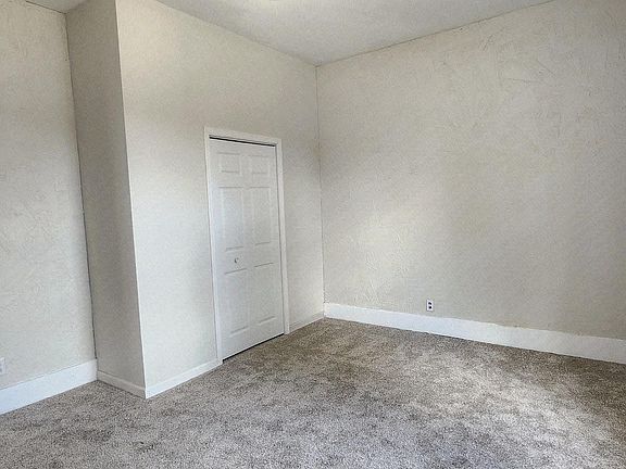 5th image of 1237 E Illinois St