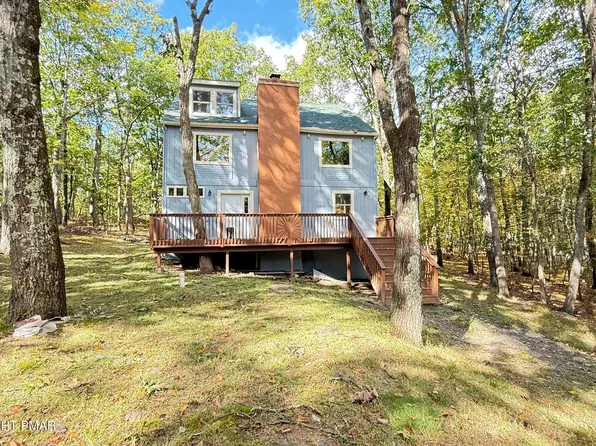 211 Geese Ct N, Bushkill, PA 18324