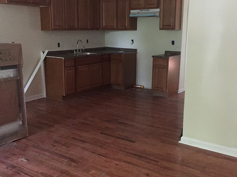 2nd image of 37 Silver St