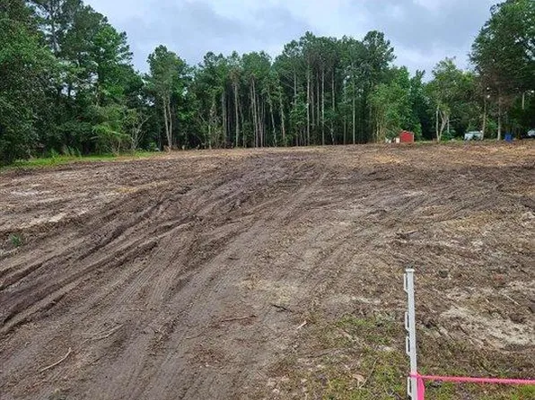 915 E Smith St, Timmonsville, SC 29161