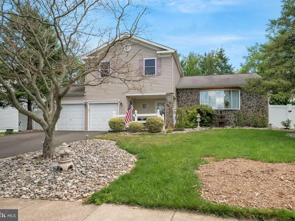 1213 Creekwood Dr, Warminster, PA 18974