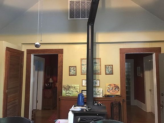 3rd image of 100 Lake Valley Dr