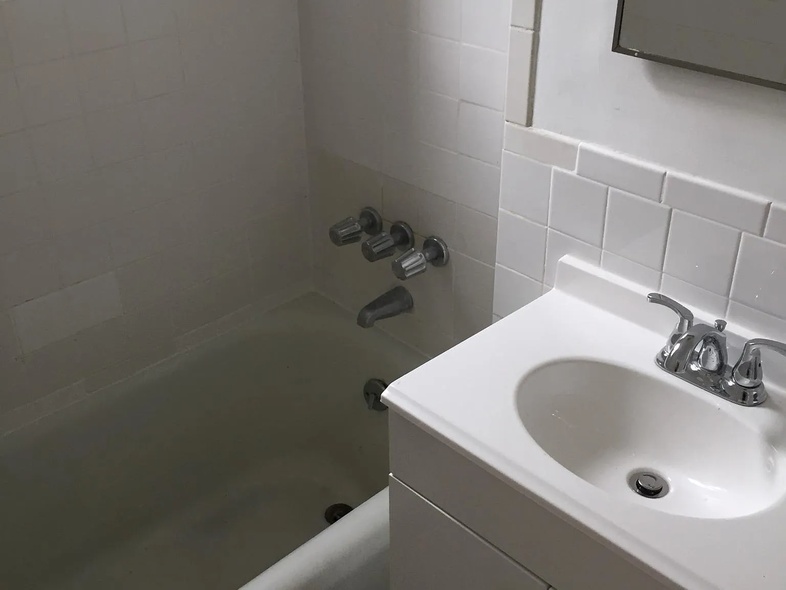 821 Bergen Ave — Photo 4