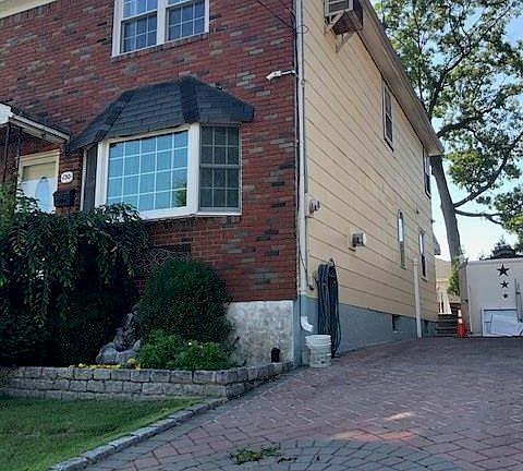 3rd image of 130 Dalton Ave