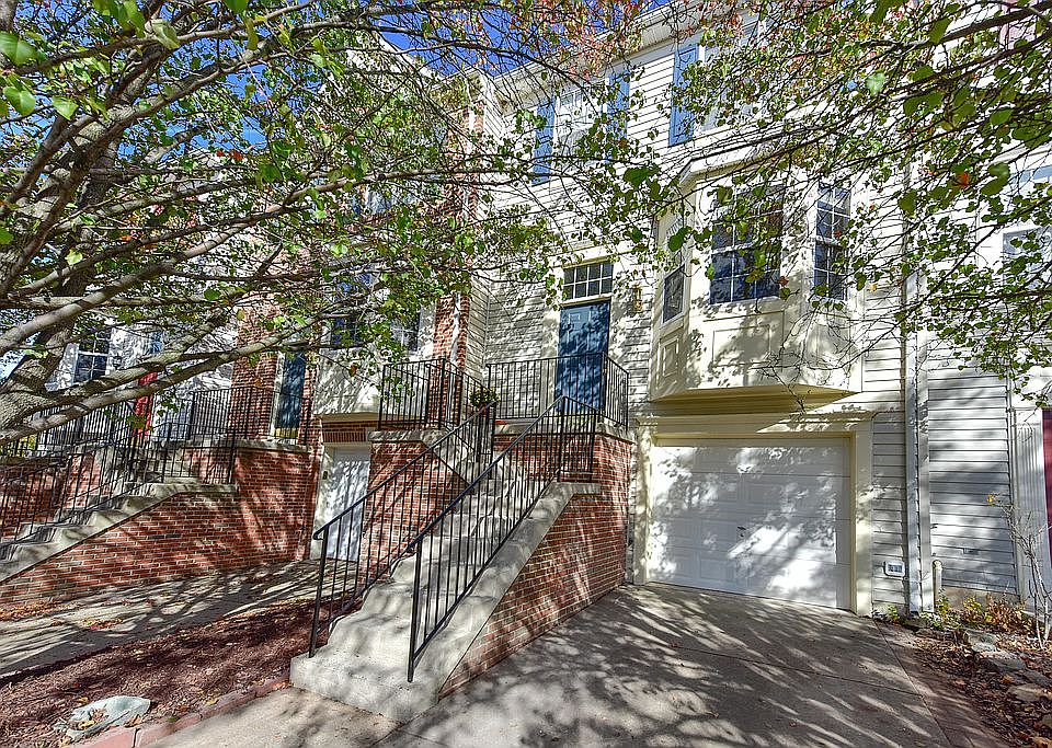 1st image of 506 Kalmia Sq NE