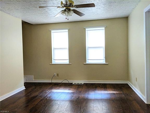 5th image of 3813 1/2 Marvin Ave