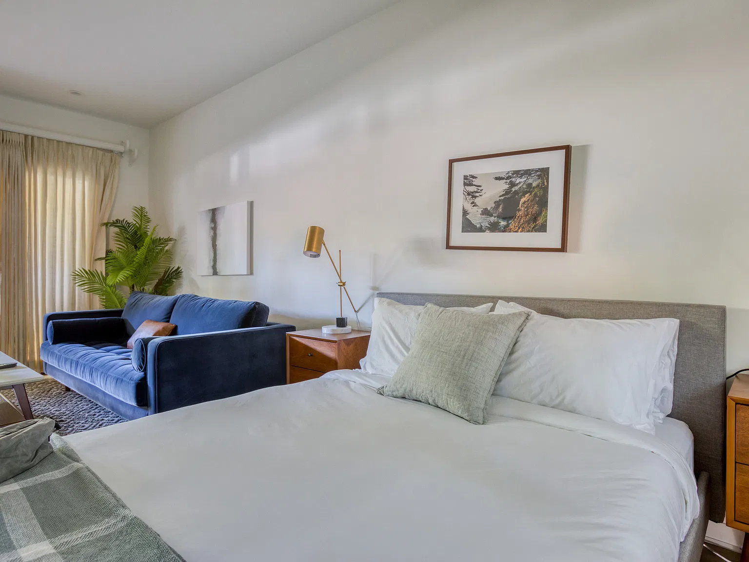Studio, 550 sqft, $3,100 — Photo 1