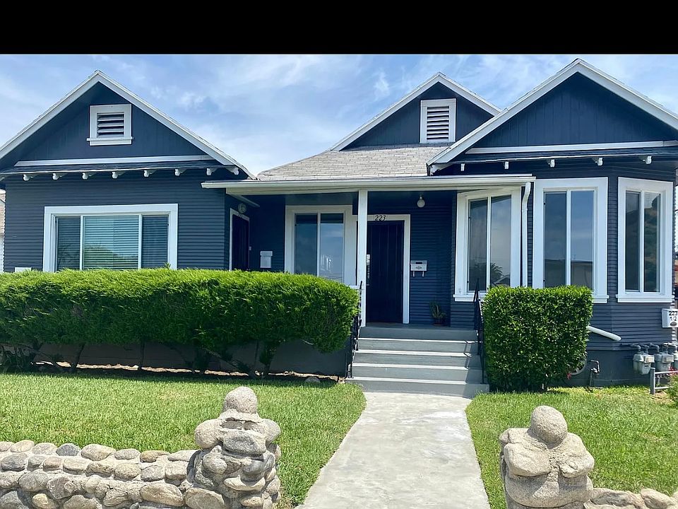 1st image of 221 E Avenue 39