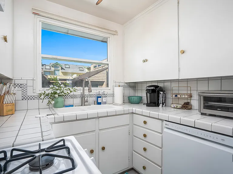 2827 Bayside Ln — Photo 21
