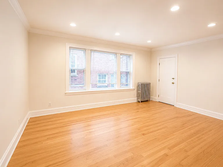 2044 W Farragut Ave #2C — Photo 4