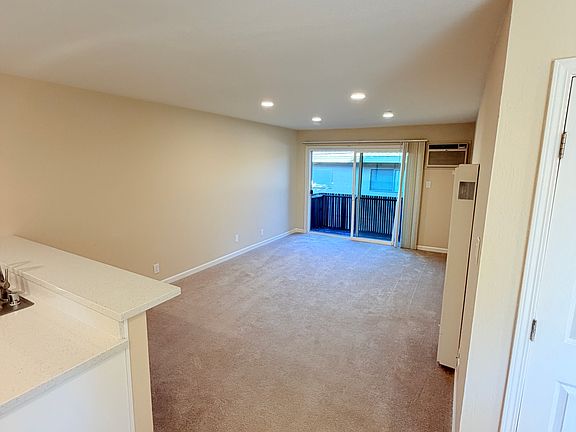 5th image of 1601 Sunnyvale Ave APT 12