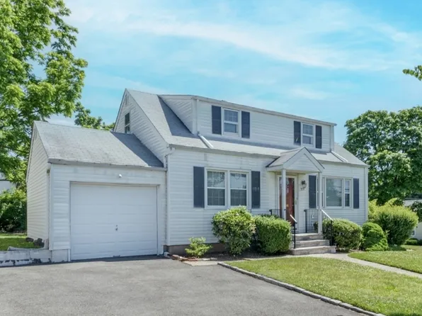 207 Highview Dr, Clifton City, NJ 07013
