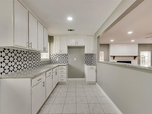 4th image of 3310 Town Park Dr