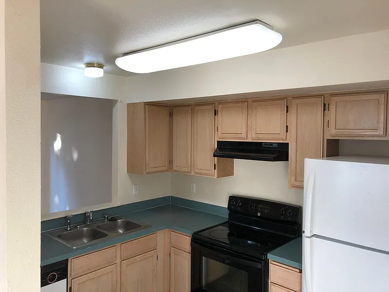 2813 J Ct SE #A — Photo 11