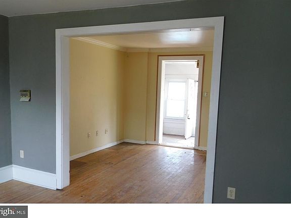 4th image of 1113 Cinnaminson Ave