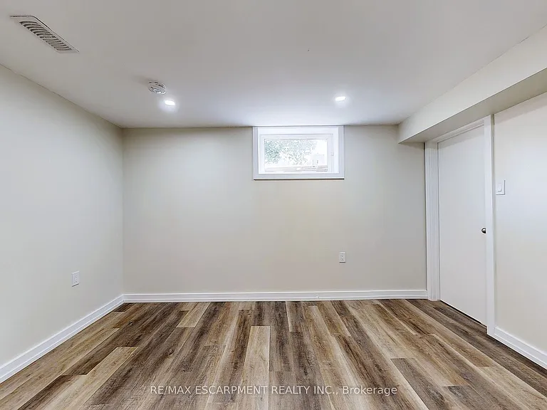 65 Fielding Cres #LOWER — Photo 13