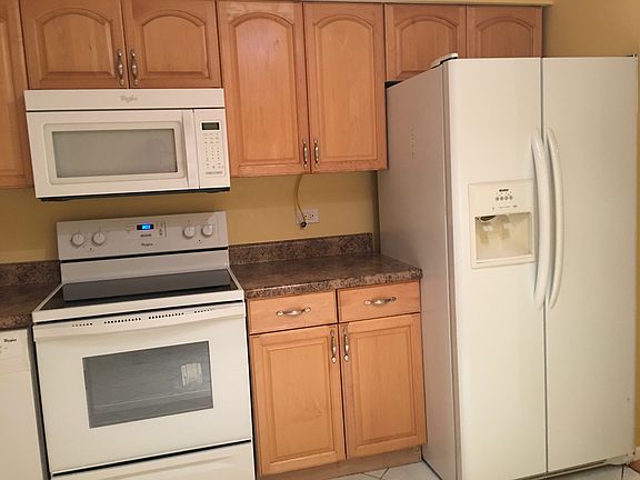 4th image of 9358 Bay Colony Dr APT 3S