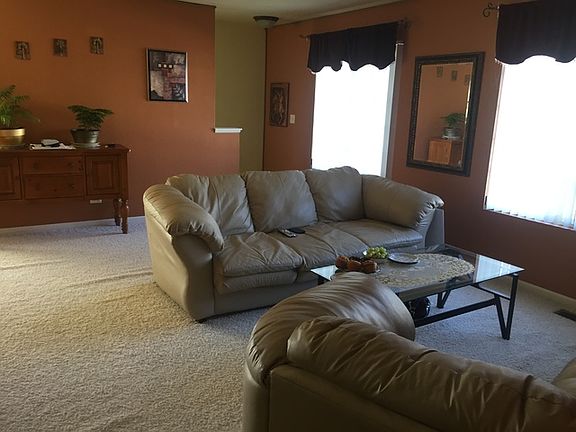 4th image of 298 Windsor Ct Unit D