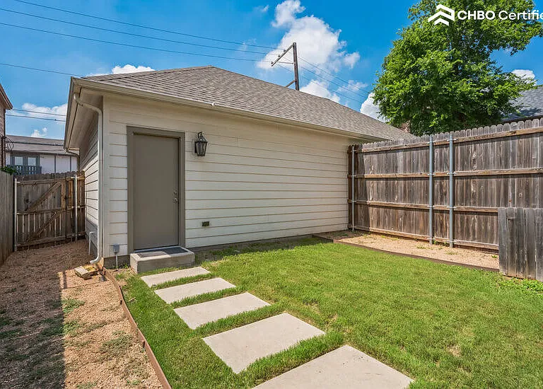 3705 Crestline Rd — Photo 30