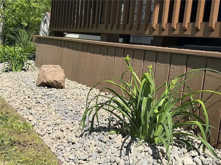 6637 Dix Rd — Photo 7