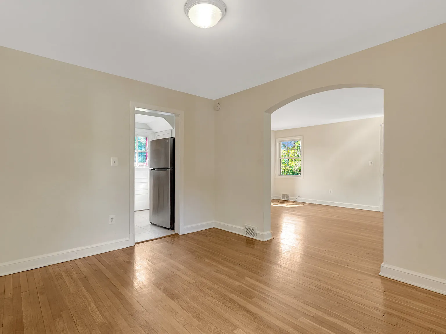 3 bed, 1144 sqft, $3,650 — Photo 3