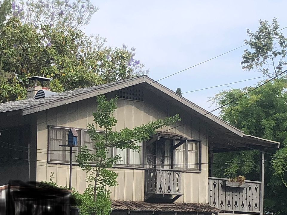 Upstairs Duplex