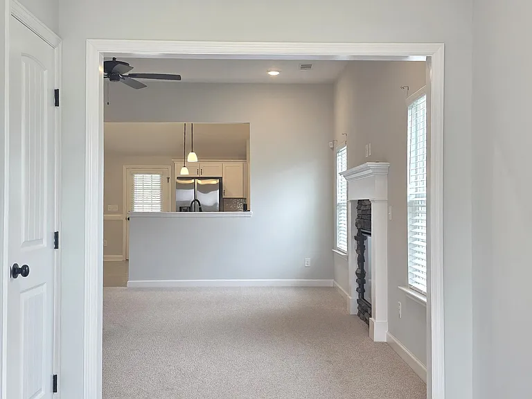 337 Jardon St — Photo 3