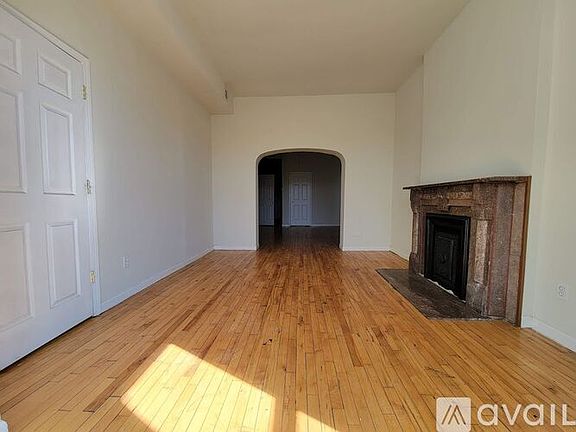 4th image of 1543 N Talman Ave #1