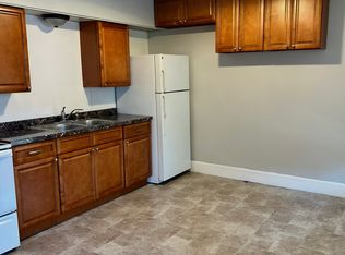 814 Monroe Ave APT 1, Charleston, IL 61920