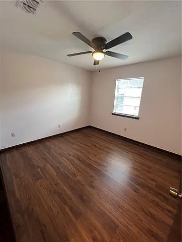 604 N Woodlawn Ave — Photo 6