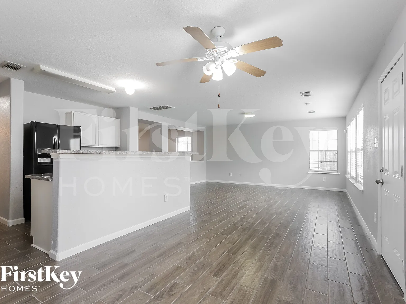 3 bed, 2.5 bath, 2754 sqft, $1,865 — Photo 3