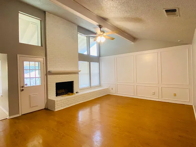 512 Tarragon Ln — Photo 2