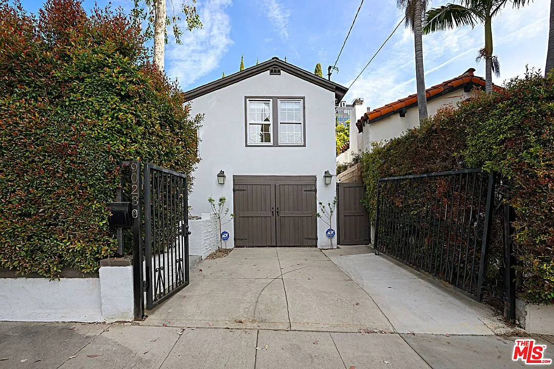 3 bed, 3.0 bath, 1761 sqft, $9,500 — Photo 3