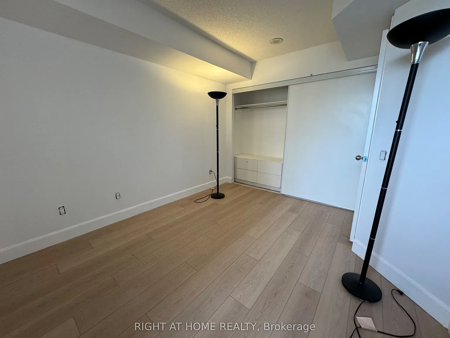 153 Beecroft Rd — Photo 2