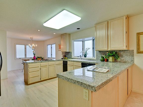 5th image of 740 Layne Ct
