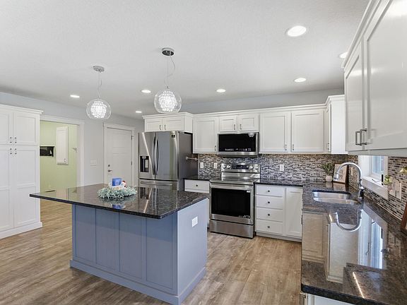 5th image of 3498 Cambridge Pl